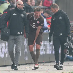 Karol Mets verletzt