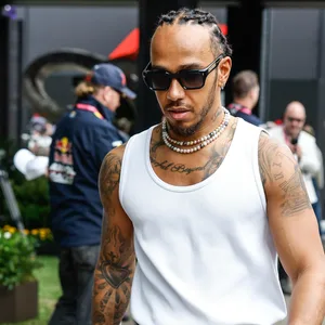 Lewis Hamilton schiebt Frust