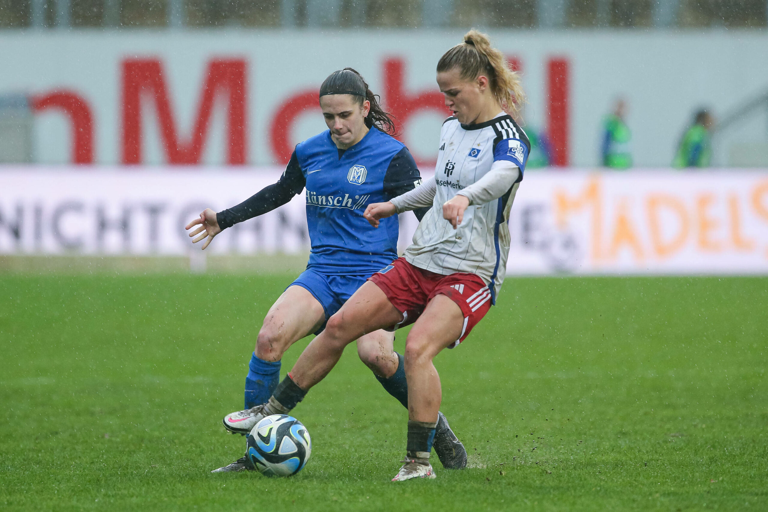 Hamburgs Amelie Woelki hatte gegen Meppens Marie Bleil das Nachsehen.