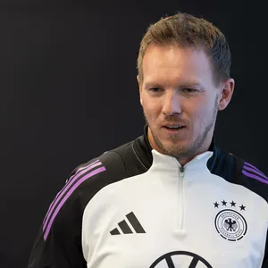 Julian Nagelsmann vor der Pressekonferenz vor dem Niederlande-Spiel am Dienstag