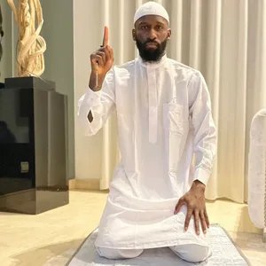 Antonio Rüdiger zeigt den Tauhid auf einem Foto auf Instagram.