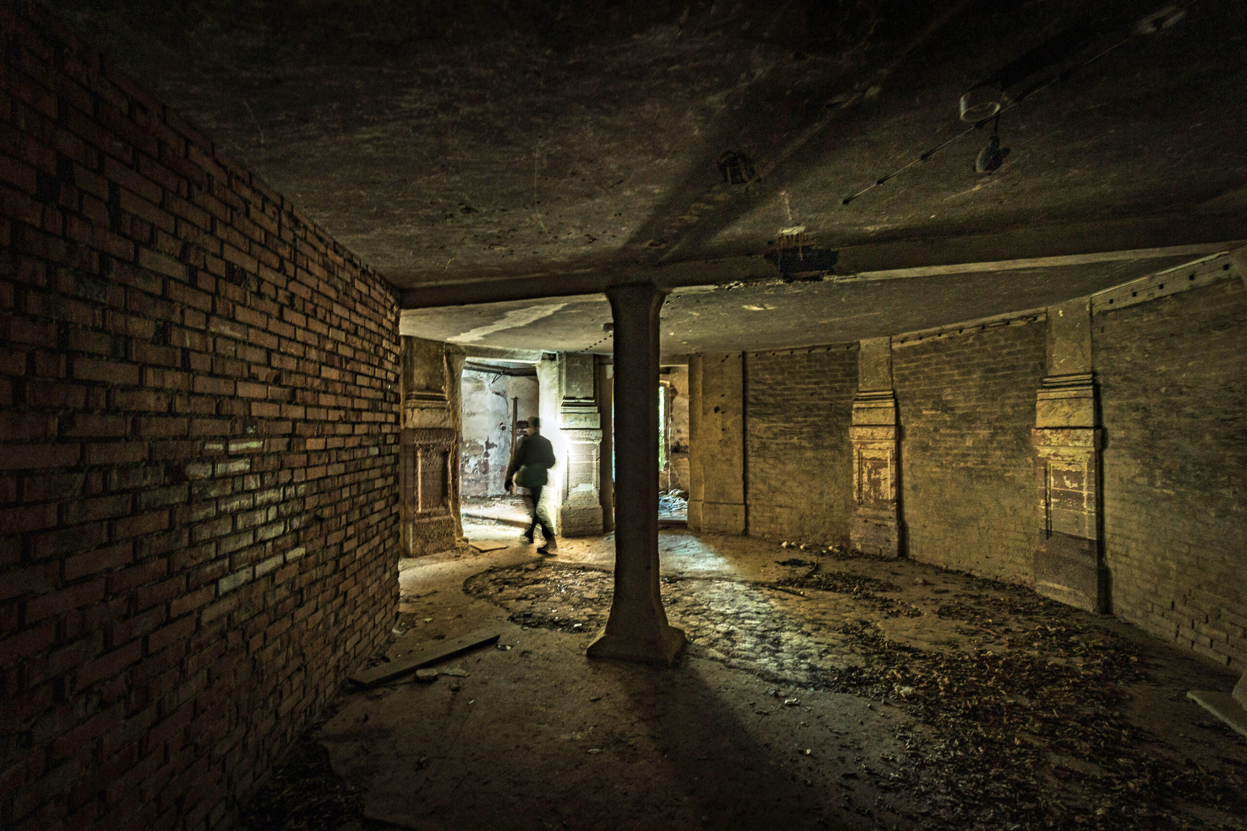 Ganz schön gruselig: das Untergeschoss des seit 35 Jahren leerstehenden Jagdschlosses Rathsfeld