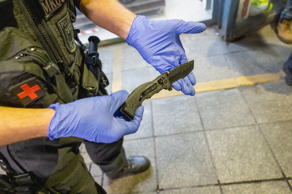 Ein bei der Aktion am Hauptbahnhof sichergestelltes Messer.