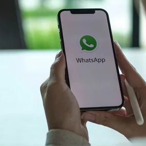 WhatsApp auf einem Smartphone (Symbolbild).