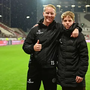 Timo Schultz mit seinem Sohn Paul im Oktober 2022