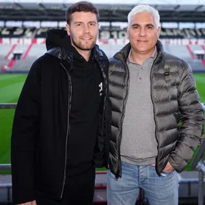 Fabian Hürzeler und Andreas Bornemann im leeren Millerntorstadion