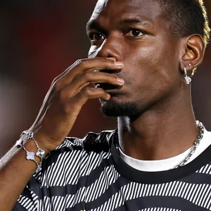 Paul Pogba guckt emotional