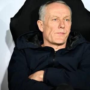Christian Streich auf der Trainerbank.