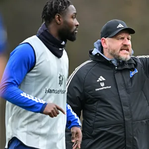 Stephan Ambrosius und Steffen Baumgart im HSV-Training.