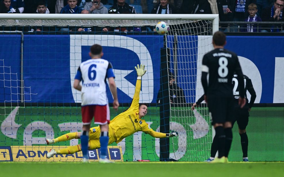 Michael Cuisance verwandelt den Elfmeter zum Sieg