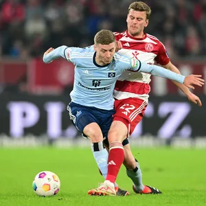 Ignace Van der Brempt im Zweikampf um den Ball.