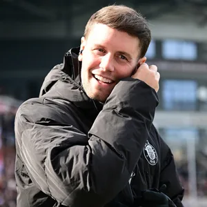 Fabian Hürzeler lacht