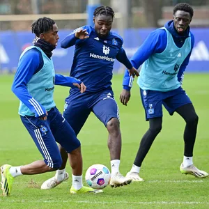 v.l. David Igboanugo, Stephan Ambrosius und Omar Sillah beim Training.