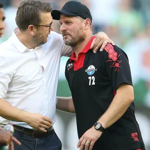 Paderborn-Manager Martin Przondziono mit Trainer Steffen Baumgart