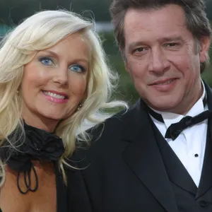 Jan Fedder mit seiner Frau Marion. Viereinhalb Jahre nach seinem Tod versteigert die Witwe seinen Nachlass bei eBay.