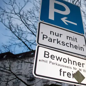 Schild in Zone für Anwohnerparken