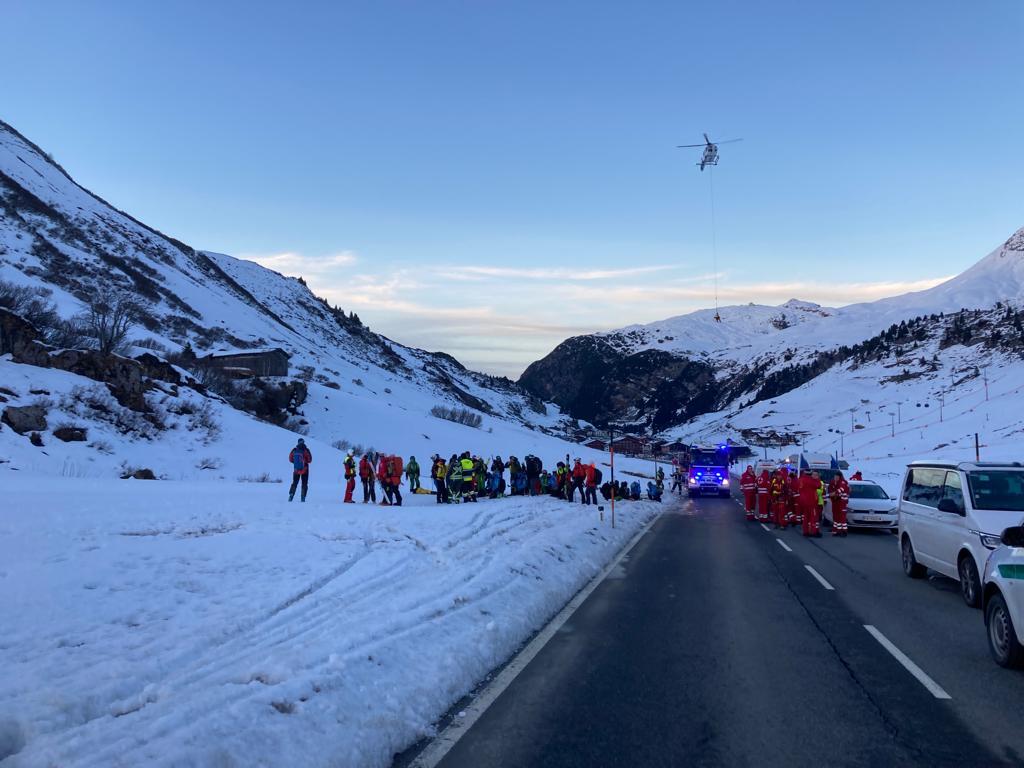 Einsatzkräfte im Skigebiet