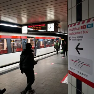 Bahnstation Horner Rennbahn