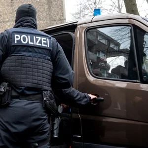 Im Rahmen einer Razzia wurden zahlreiche Städte durchsucht. Unter anderem Hamburg. (Symbolbild)