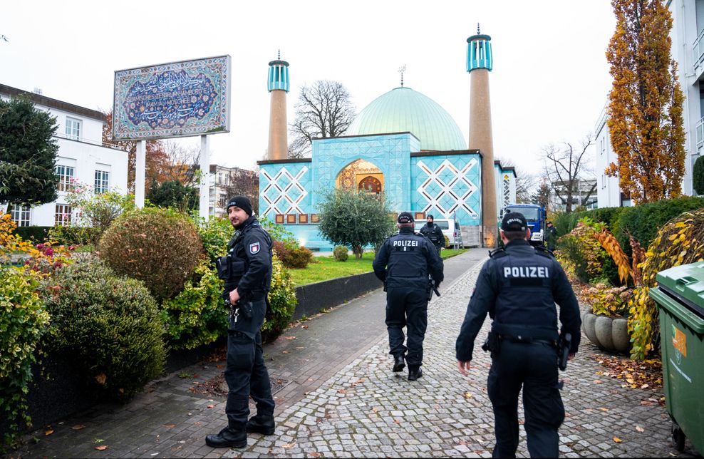 Warum das Verbrennen des Korans in Hamburg plötzlich verboten ist