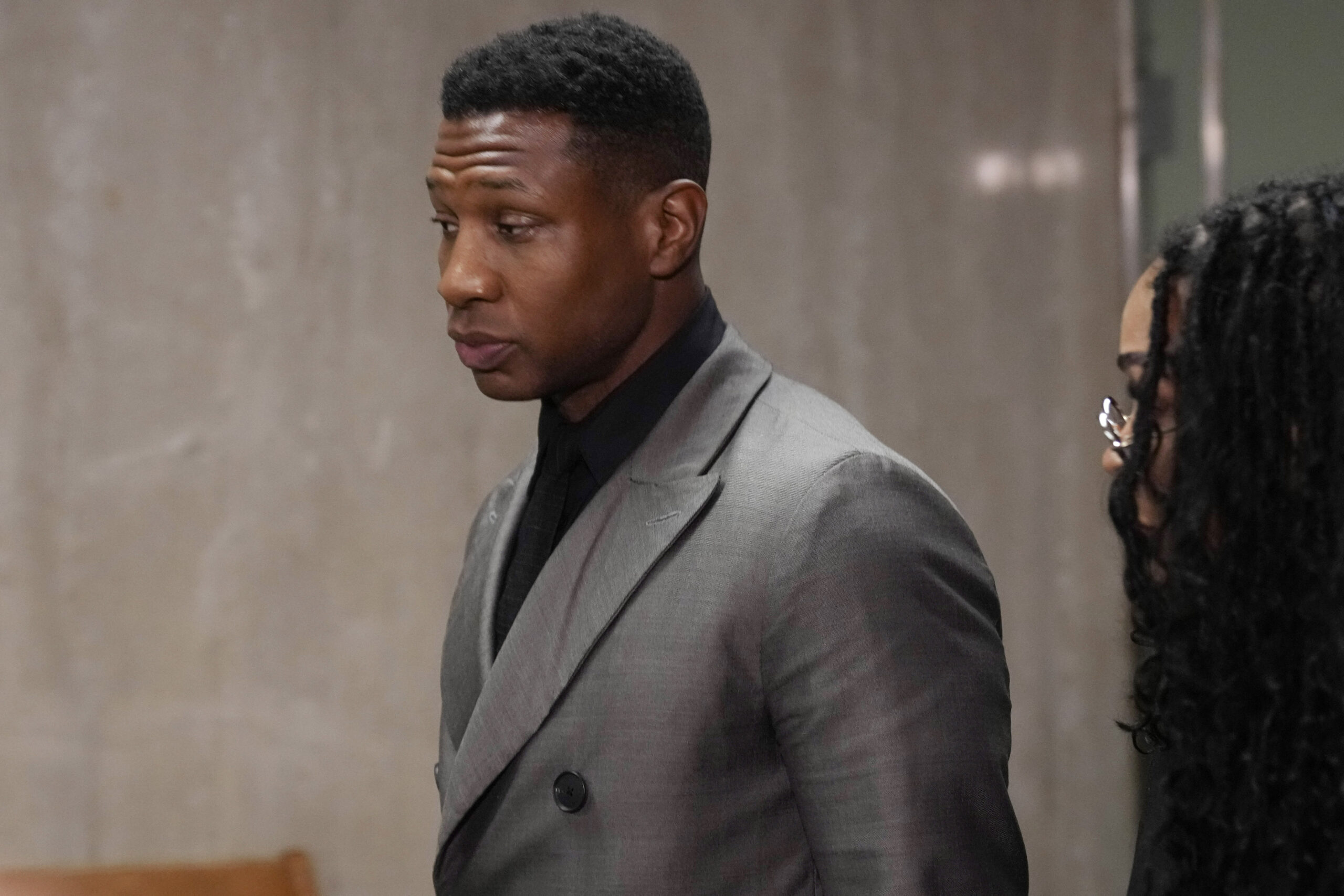 Marvel-Star Jonathan Majors vor Gericht (Archivbild).