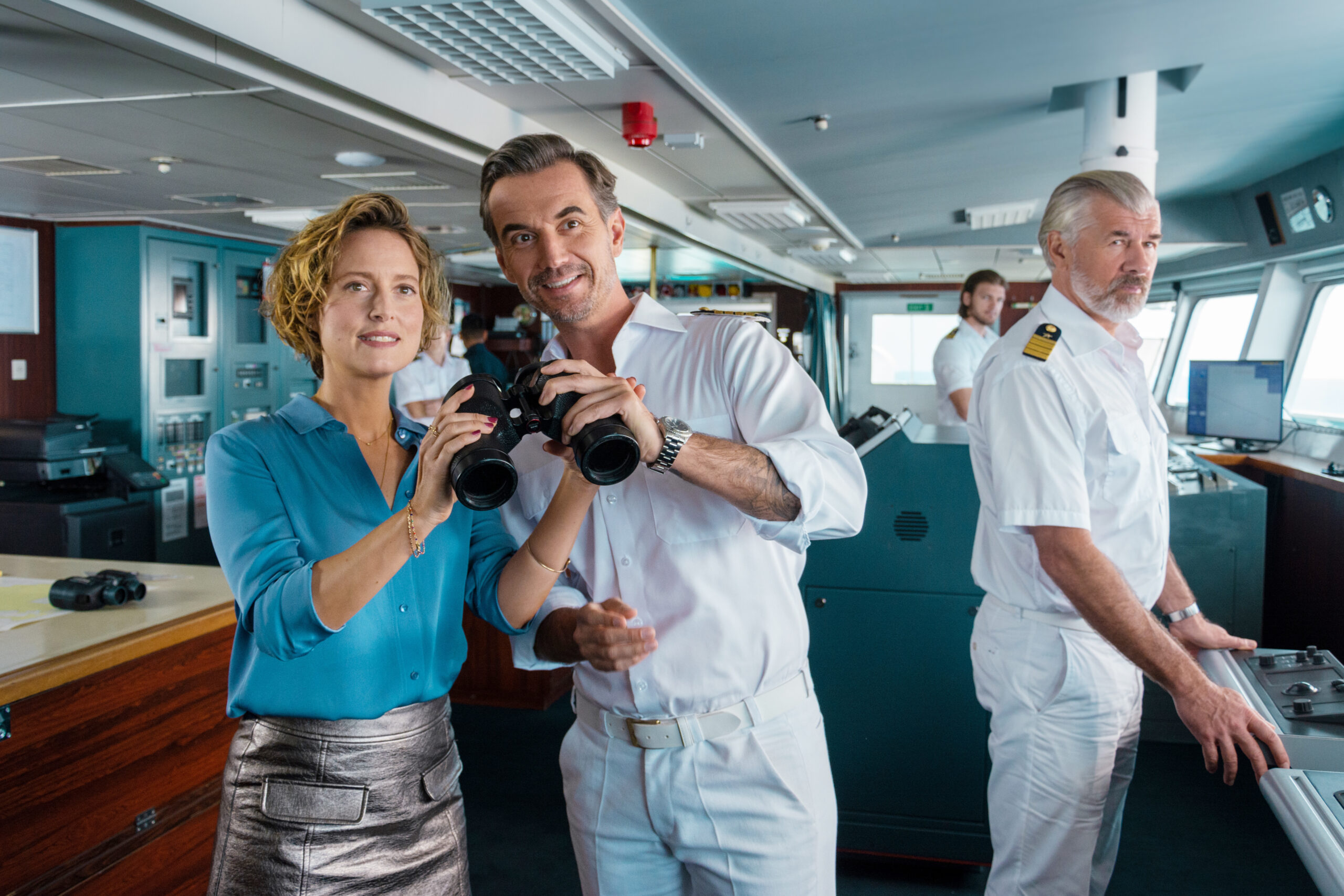 Seit 2019 schippert Schlagersänger Florian Silbereisen (Mitte) als Kapitän Max Parger mit der MS Amadea in der ZDF-Sendung „Traumschiff“ zu Reiseorten auf der ganzen Welt.