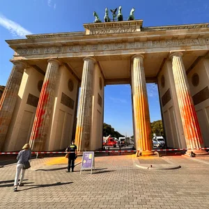 Im September 2023 besprühten Mitglieder er Letzten Generation das Brandenburger Tor in Berlin.