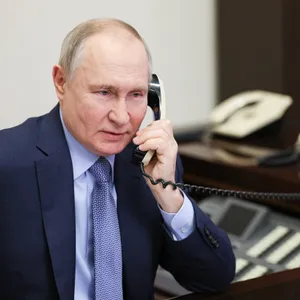 Russlands Machthaber Wladimir Putin (Archivbild) hat mit Irans Staatschef Ebrahim Raisi telefoniert – vorgeblich, um um Zurückhaltung zu werben.