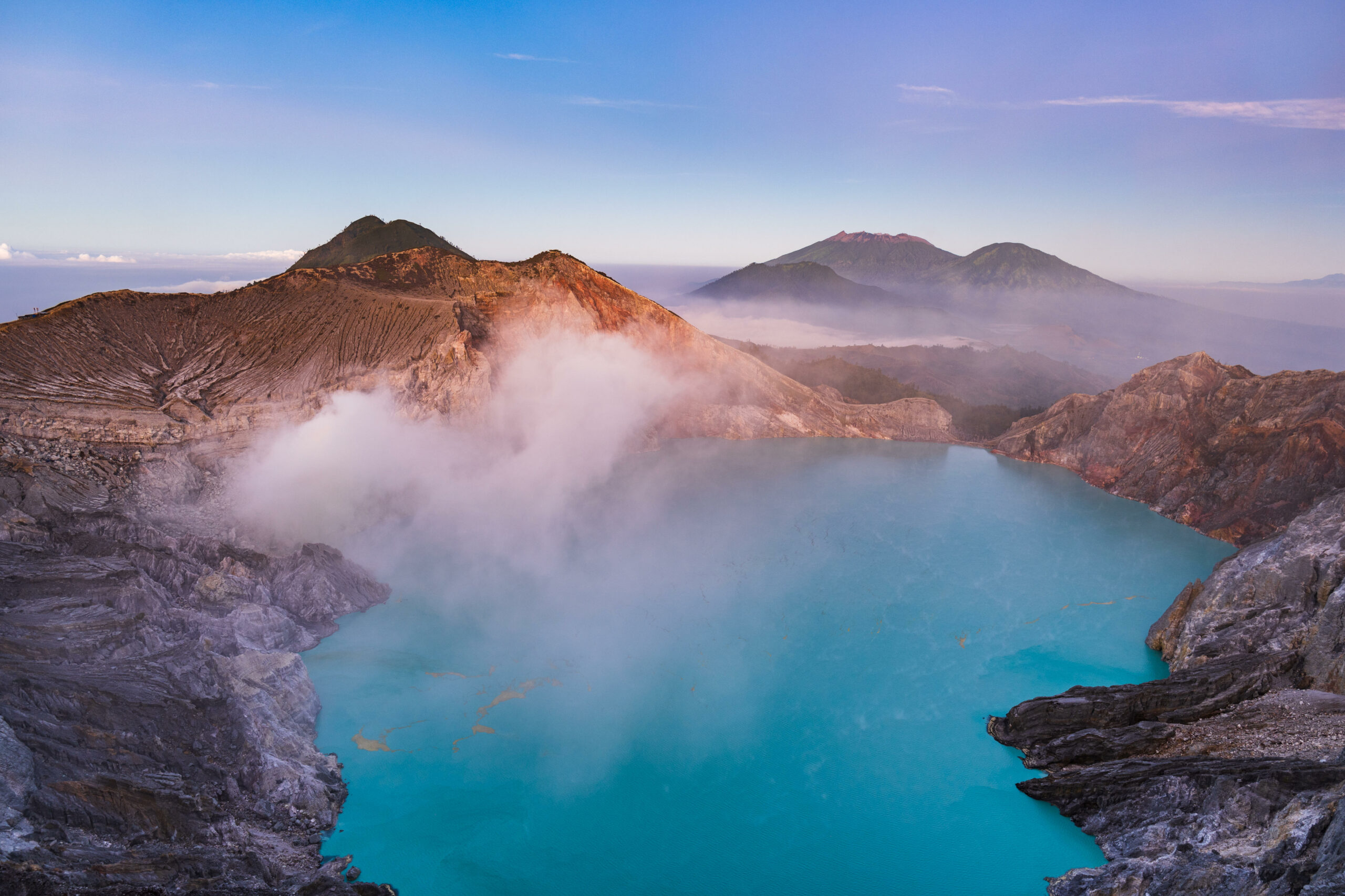 Beliebtes Fotomotiv: Der rund 2700 Meter hohe Ijen ist bekannt für sein „blaues Feuer“.