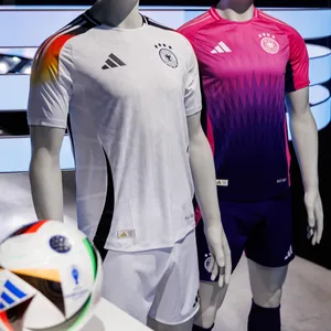 Die offiziellen Trikots der deutschen Nationalmannschaft für die EM