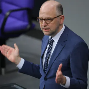 Grünen-Politiker Till Steffen in einer Bundestag-Sitzung