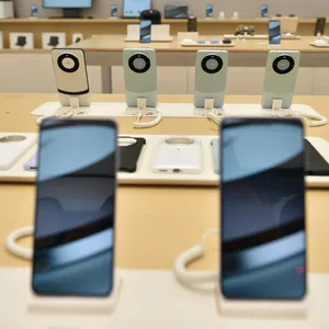 Raubüberfall auf Elektronik Geschäft in Eidelstedt – Täter erbeutet mehrere Sartphones