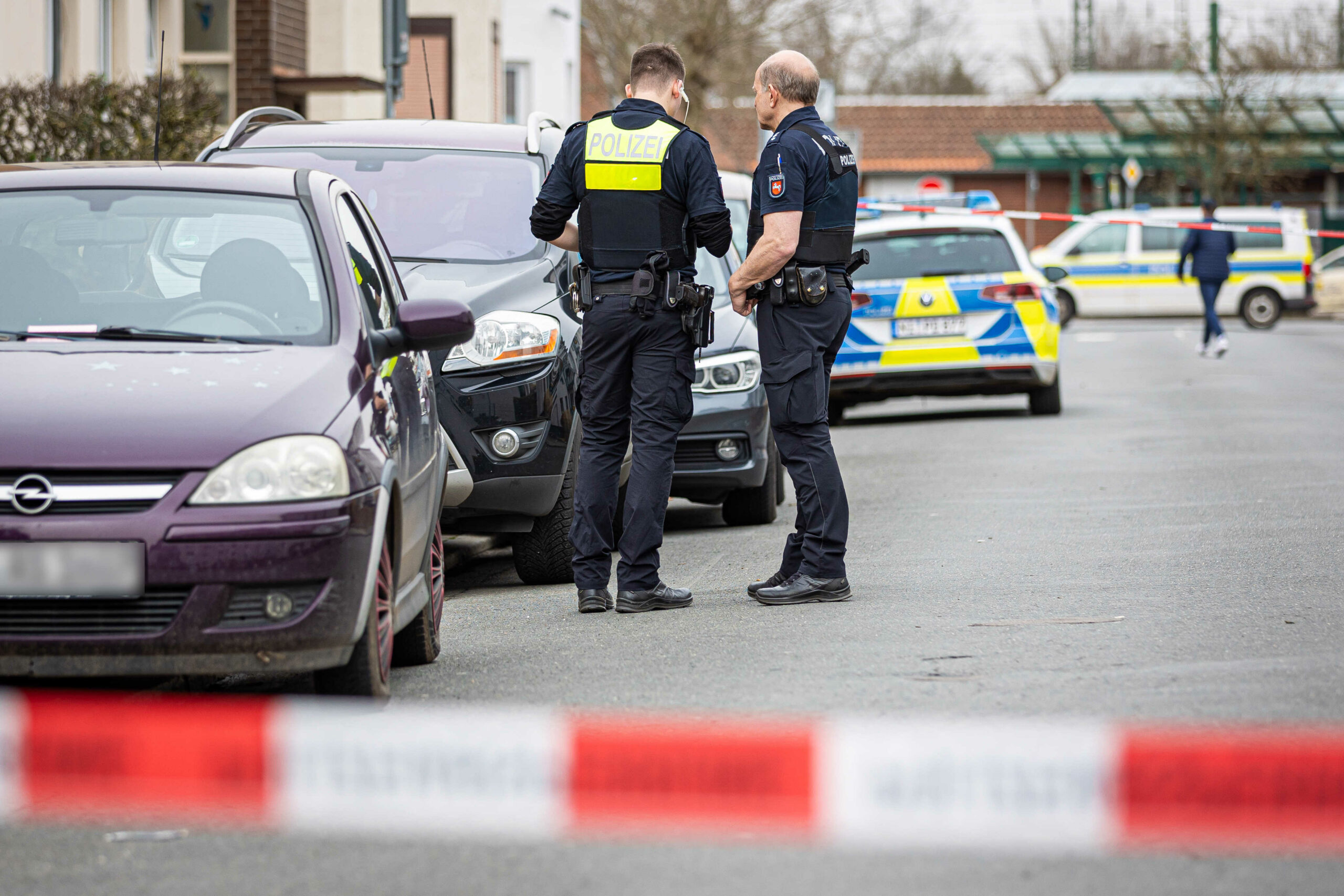 Bei einem Polizeieinsatz in der Innenstadt von Nienburg in Niedersachsen ist ein 46 Jahre alter Mann tödlich verletzt worden.