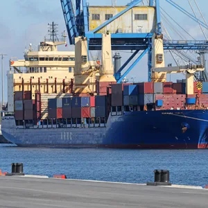 Der seit Anfang März im Rostocker Überseehafen festgehaltene russische Frachter „Atlantic Navigator II“ ist wieder ausgelaufen.