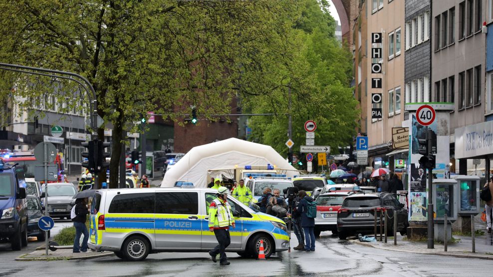 Zahlreiche Einsatzkräfte sind in Wuppertal im Einsatz.