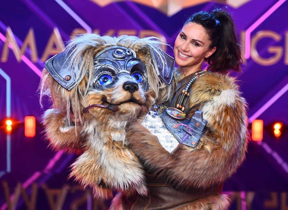 „The Masked Singer“: Moderatorin überrascht als Robo-Hund