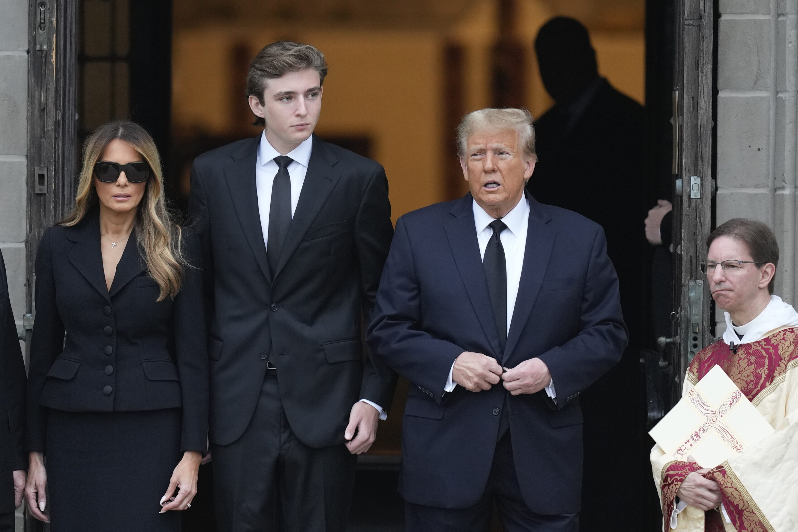 Barron (m.) mit seinen Eltern Melania und Donald Trump.