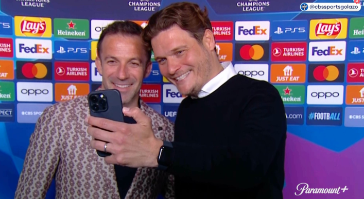 BVB-Trainer Edin Terzic macht ein Selfie Fußballlegende mit Alessandro Del Piero