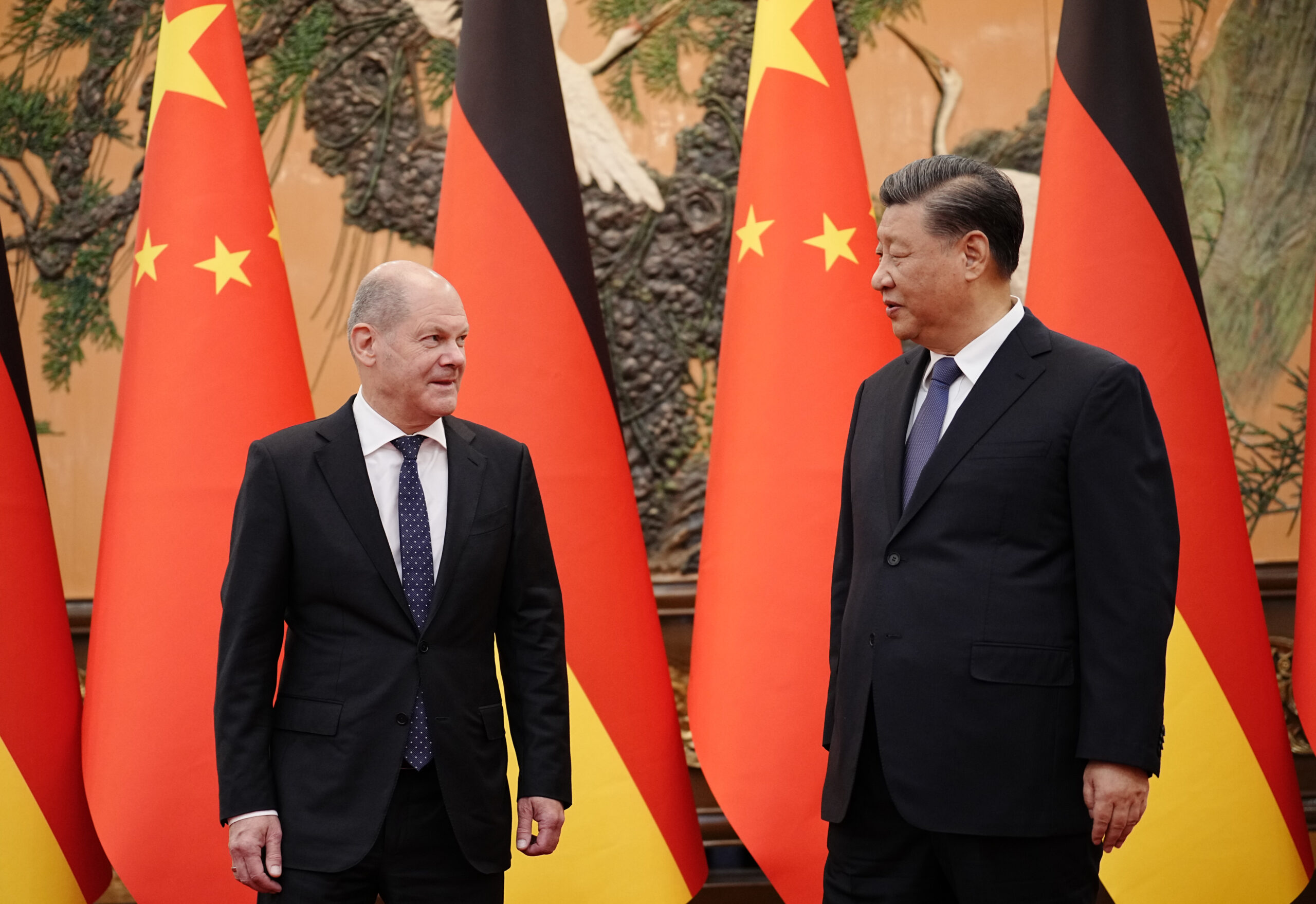 Präsident Xi Jinping empfängt Bundeskanzler Olaf Scholz (SPD) in der der Großen Halle des Volkes im November 2022.