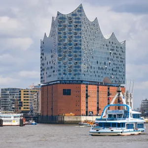 Mal heiter, mal wolkig: Hamburg steht am Wochenende durchwachsenes Wetter bevor – typisch April eben.