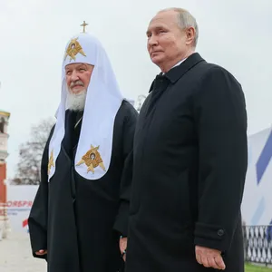 Der kremltreue Patriarch Kirill mit Russlands Machthaber Wladimir Putin (Archivbild).