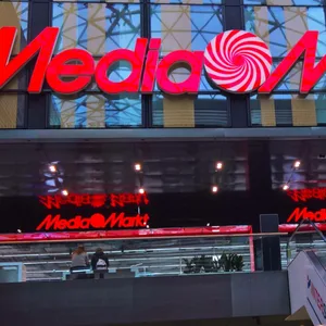 Unter dem Vorwand Mitarbeiter von Media-Markt zu sein. Betrüger ergaunern mehrere zehntausend euro – Festnahme in Hamburg