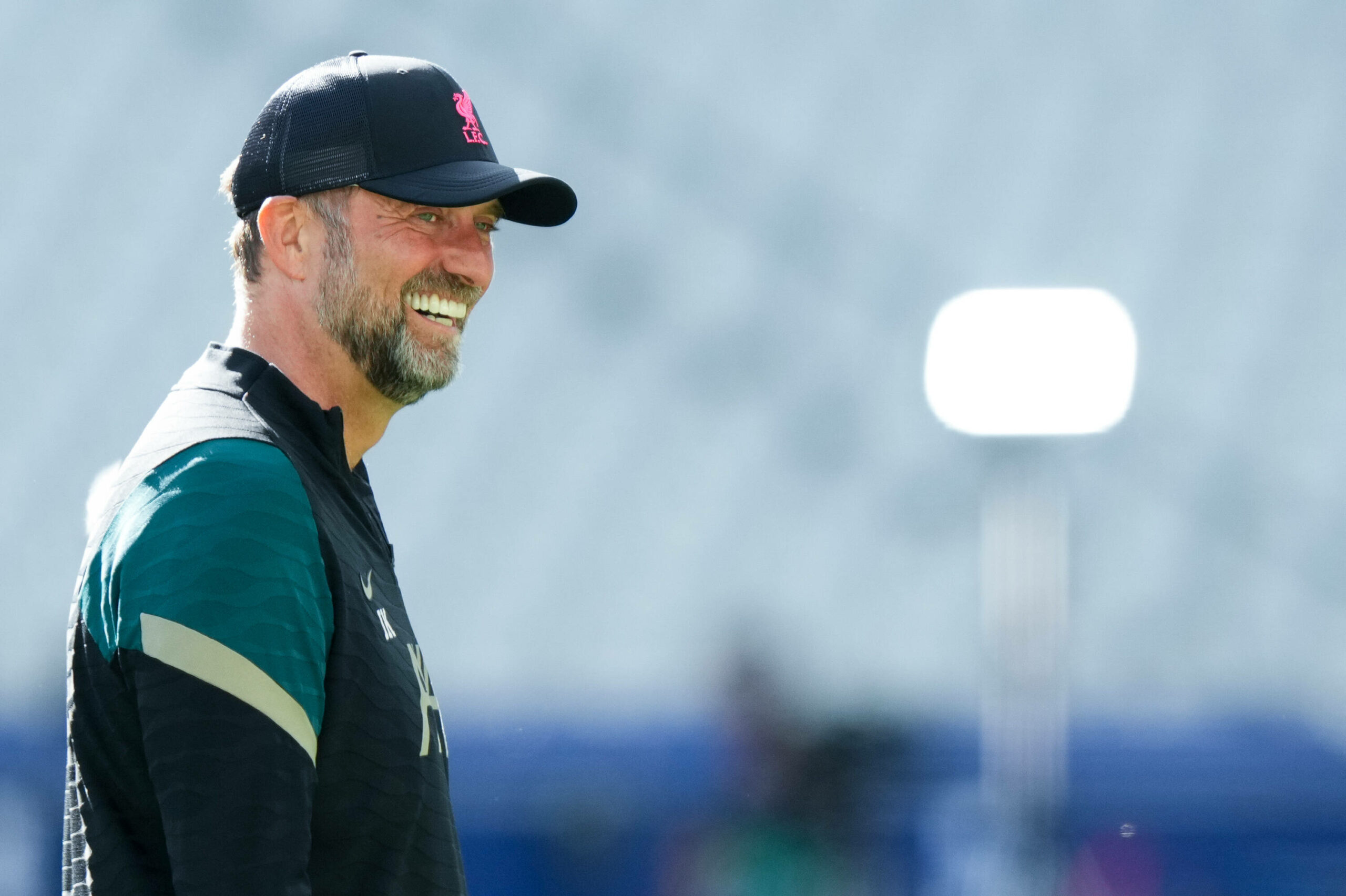 Liverpool-Trainer Jürgen Klopp lacht