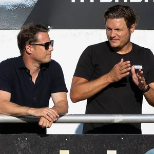 Edin Terzic und Lars Ricken bei einem Testspiel vom BVB