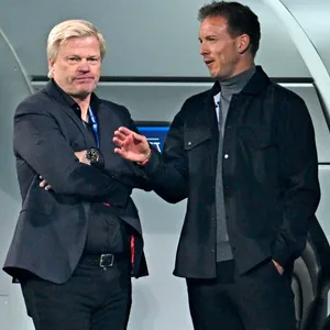Oliver Kahn und Julian Nagelsmann bei einem Champions League-Spiel