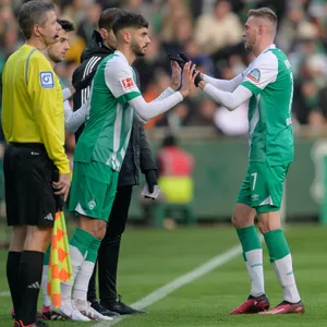 Eren Dinkci wird für Marvin Ducksch eingewechselt.
