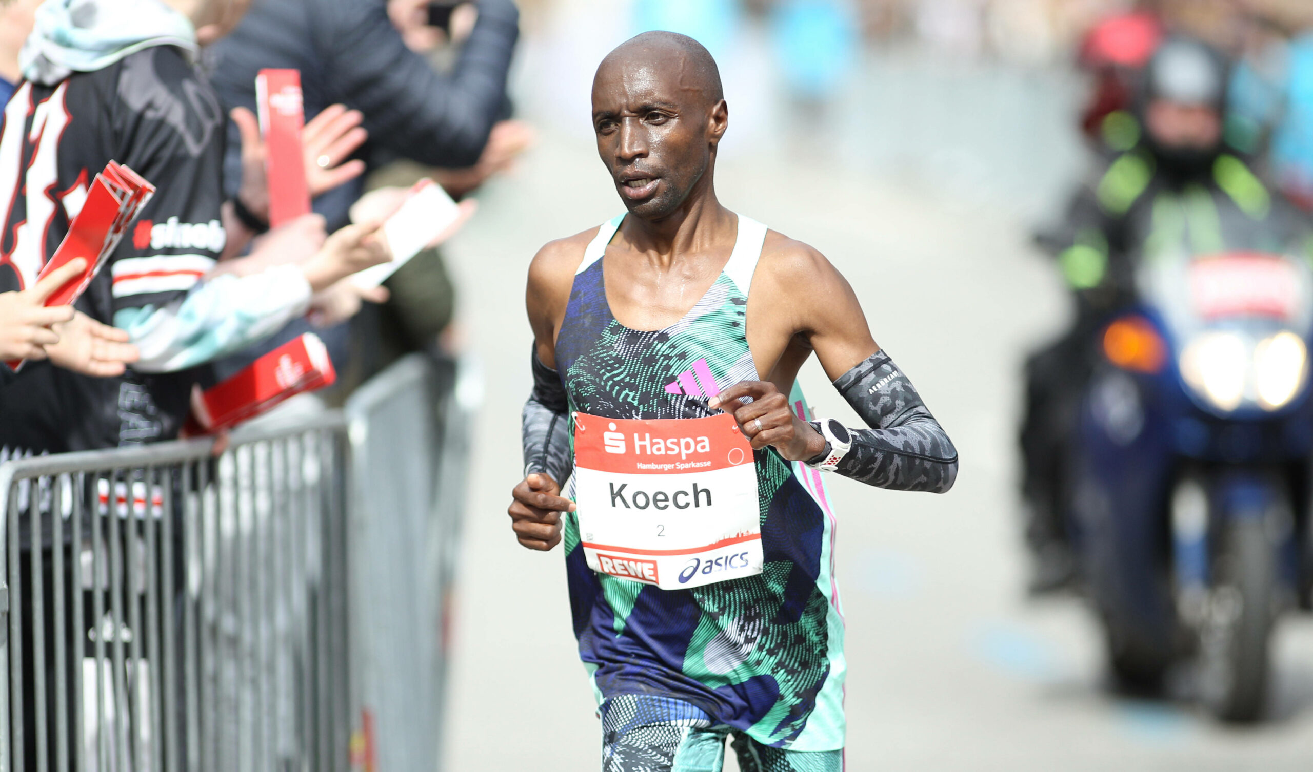 Der Kenianer Bernard Koech beim Marathon in Hamburg