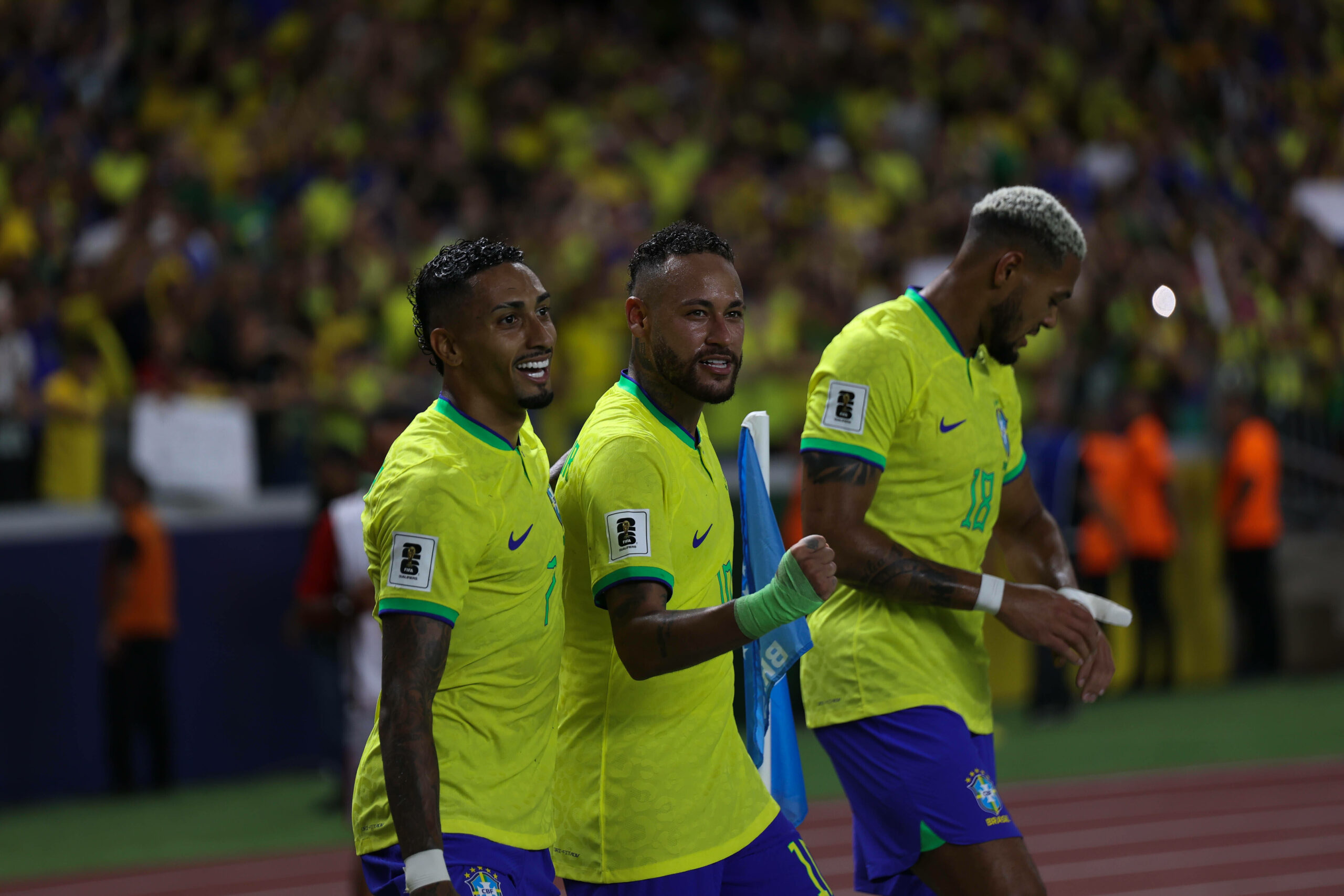 Neymar im Länderspiel gegen Bolivien mit seinen Mitspielern