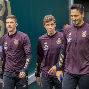 Robin Gosens, Thomas Müller und Mats Hummel im DFB-Dress.