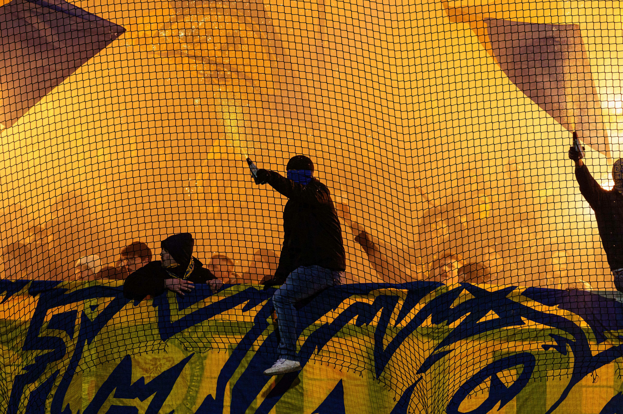 Braunschweig-Fans zündeln in der Kurve